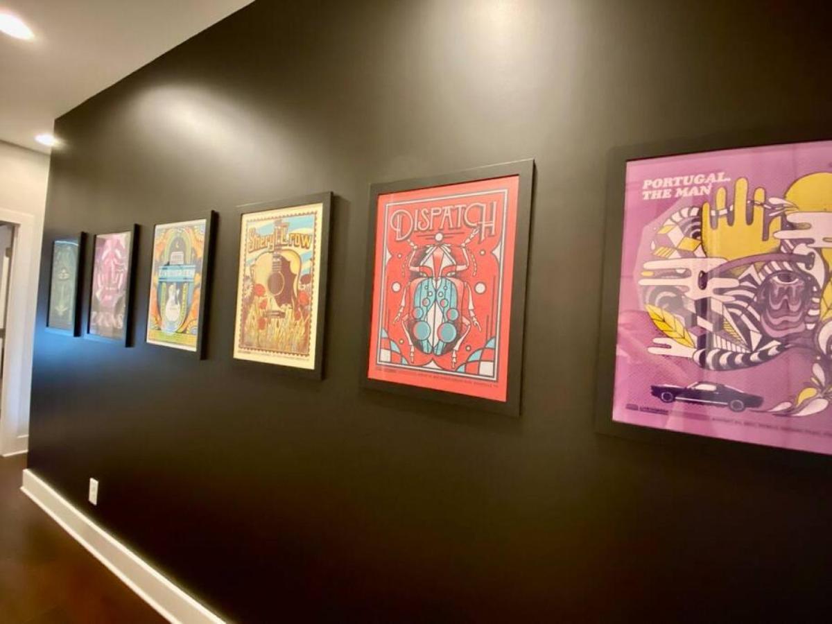 Big New And Modern With Skyline View Mural And Ping Pong Nashville Esterno foto