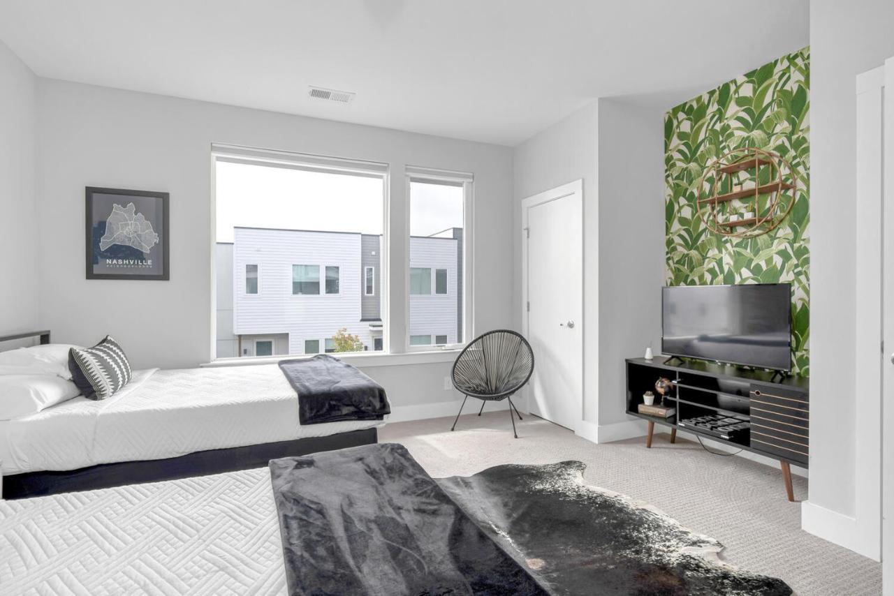 Big New And Modern With Skyline View Mural And Ping Pong Nashville Esterno foto